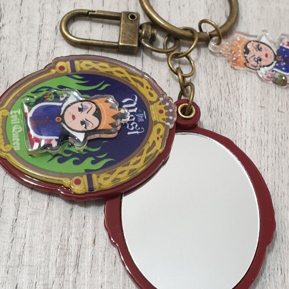 Unisex Evil Queen Snow White And 7 Dwarfs Key Chain Key Ring Handbag Accessory - Picture 2 of 4
